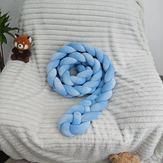Chunky Braided Knot Pillow
